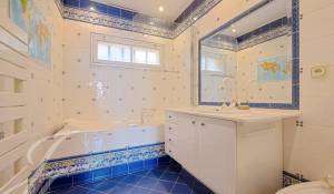 Sale Property Simiane-Collongue