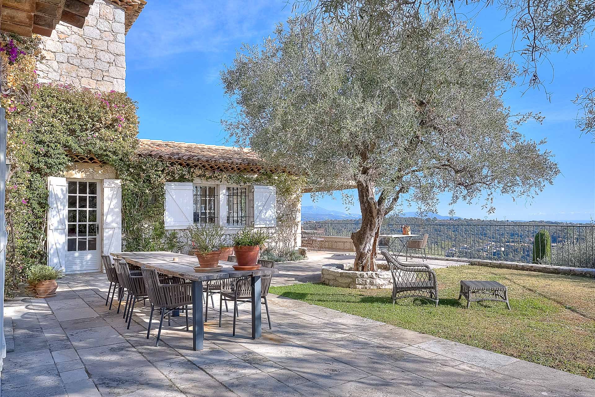 Ad Sale Property Vence (06140), 10.0 Rooms refV2000CO