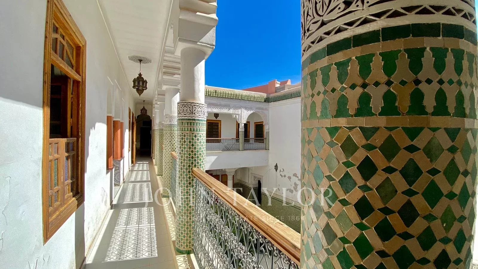 Ad Sale Riad Marrakech Medina (40000), 15 Rooms refV0068MK
