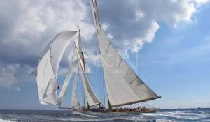 Sale Sailing Yacht 
