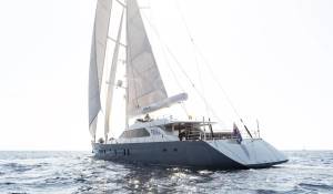 Sale Sailing Yacht 