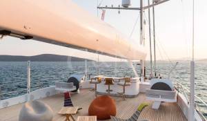 Sale Sailing Yacht 