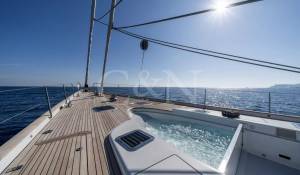 Sale Sailing Yacht 