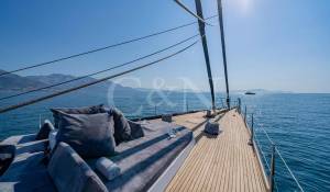 Sale Sailing Yacht 