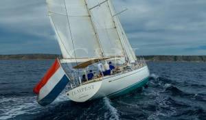 Sale Sailing Yacht 