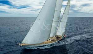 Sale Sailing Yacht 