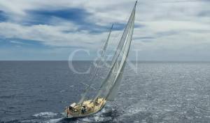 Sale Sailing Yacht 