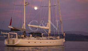 Sale Sailing Yacht 