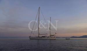 Sale Sailing Yacht 