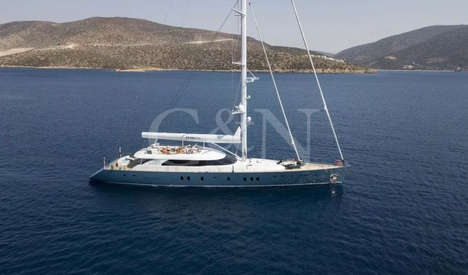 Sale Sailing Yacht 