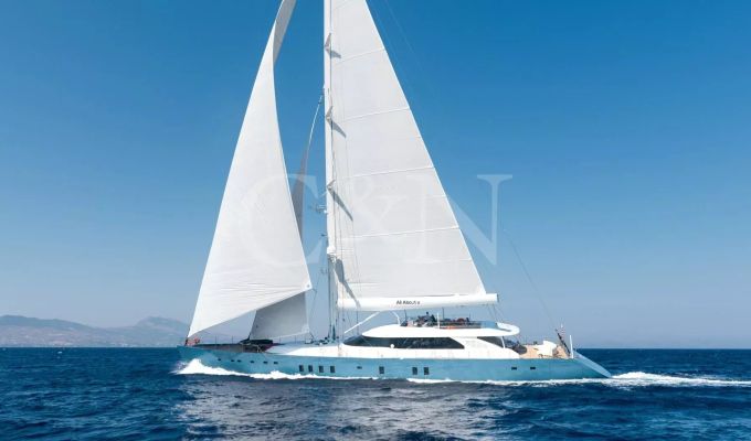 Sale Sailing Yacht 