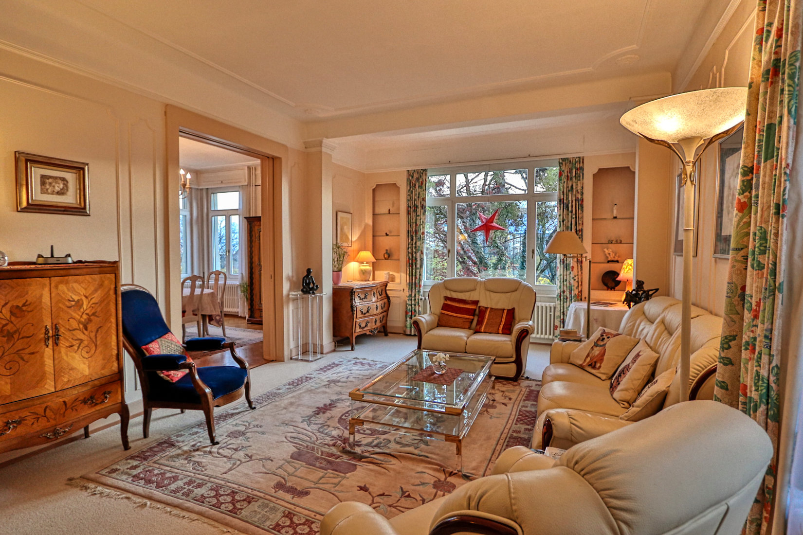 Ad Sale Townhouse Montreux (1820), 7 Rooms refV0089MX