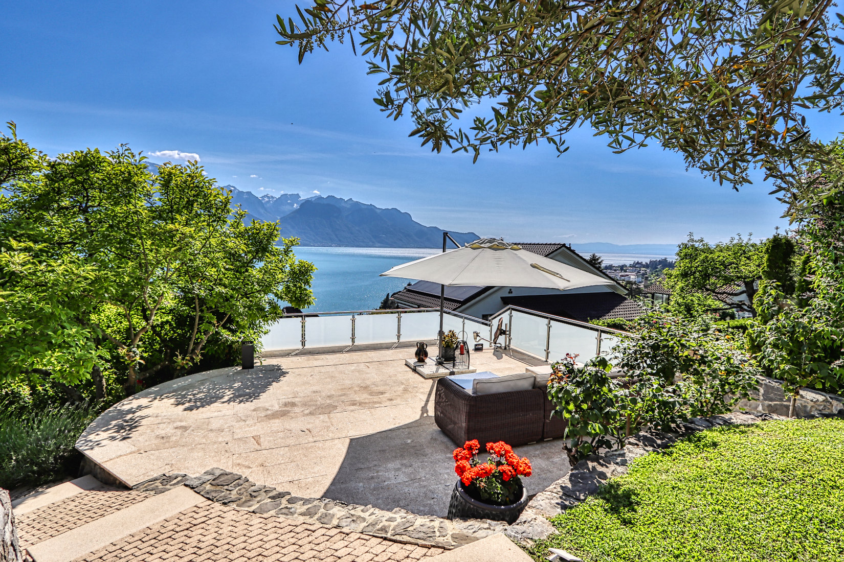 Ad Sale Townhouse Montreux (1820), 6 Rooms refV0170MX