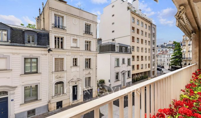 Sale Townhouse Paris 16ème