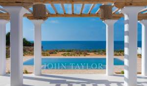 Sale Villa Cala Llenya