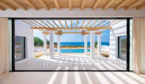 Sale Villa Cala Llenya