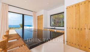 Sale Villa Cala Llenya