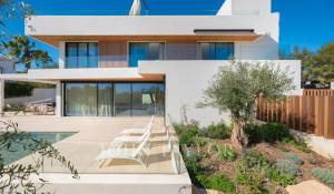 Sale Villa Cala Llenya