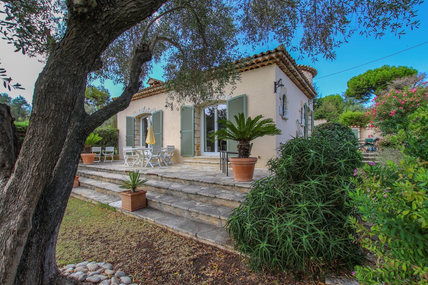 Ad Sale Villa Cap d'Antibes (06160), 4 Rooms refV0203AN