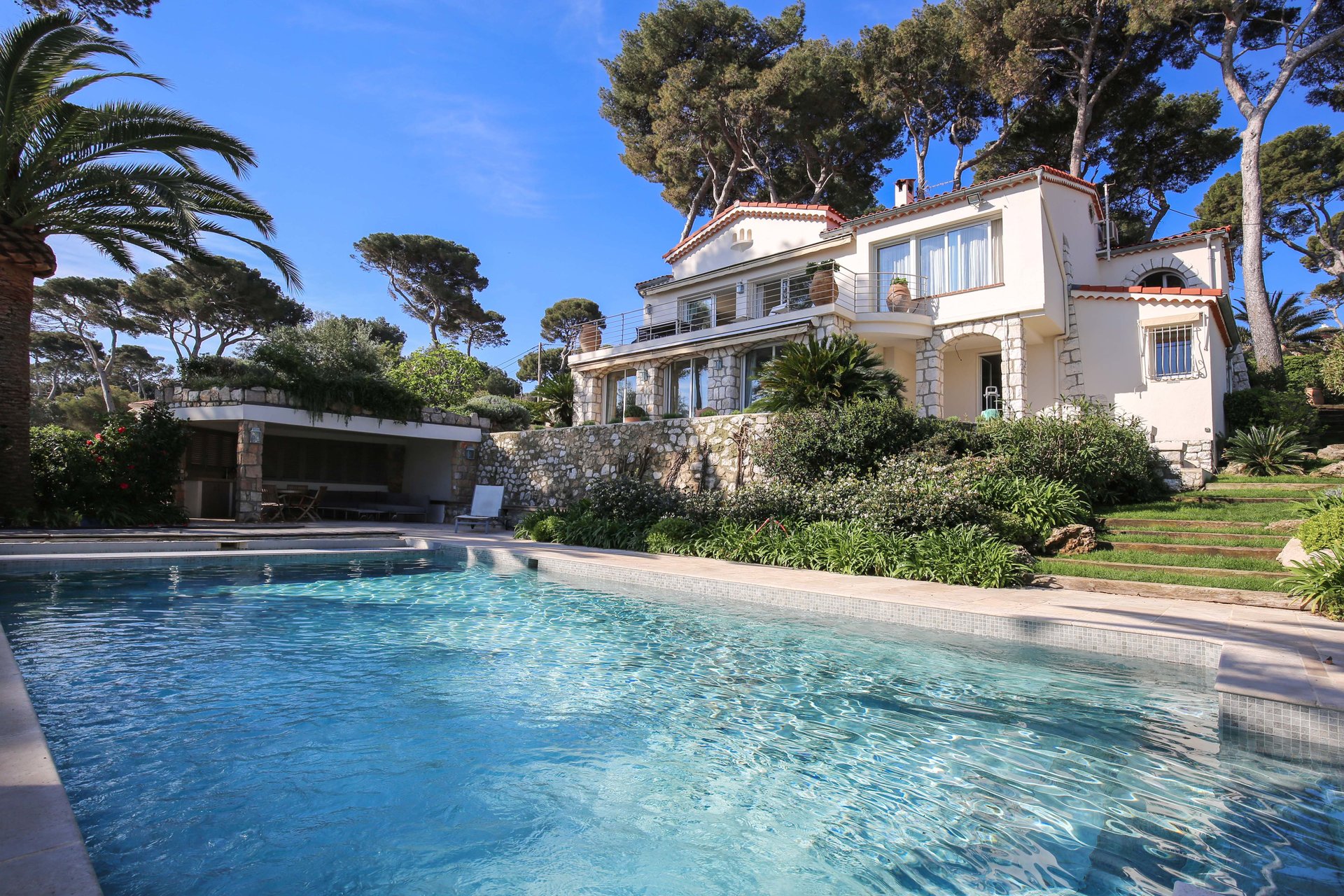 Ad Sale Villa Cap d'Antibes (06160), 6 Rooms refV0221AN