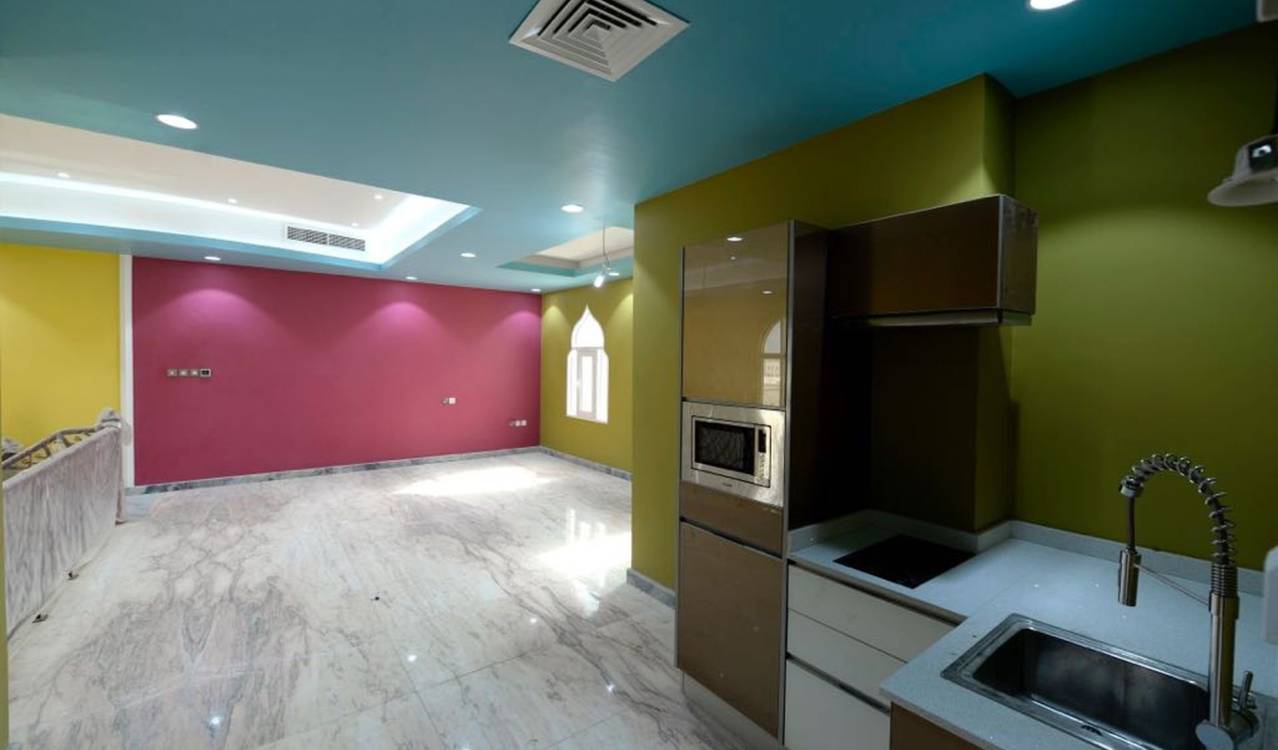 Ad Sale Villa Doha, 8 Rooms refV0031DA