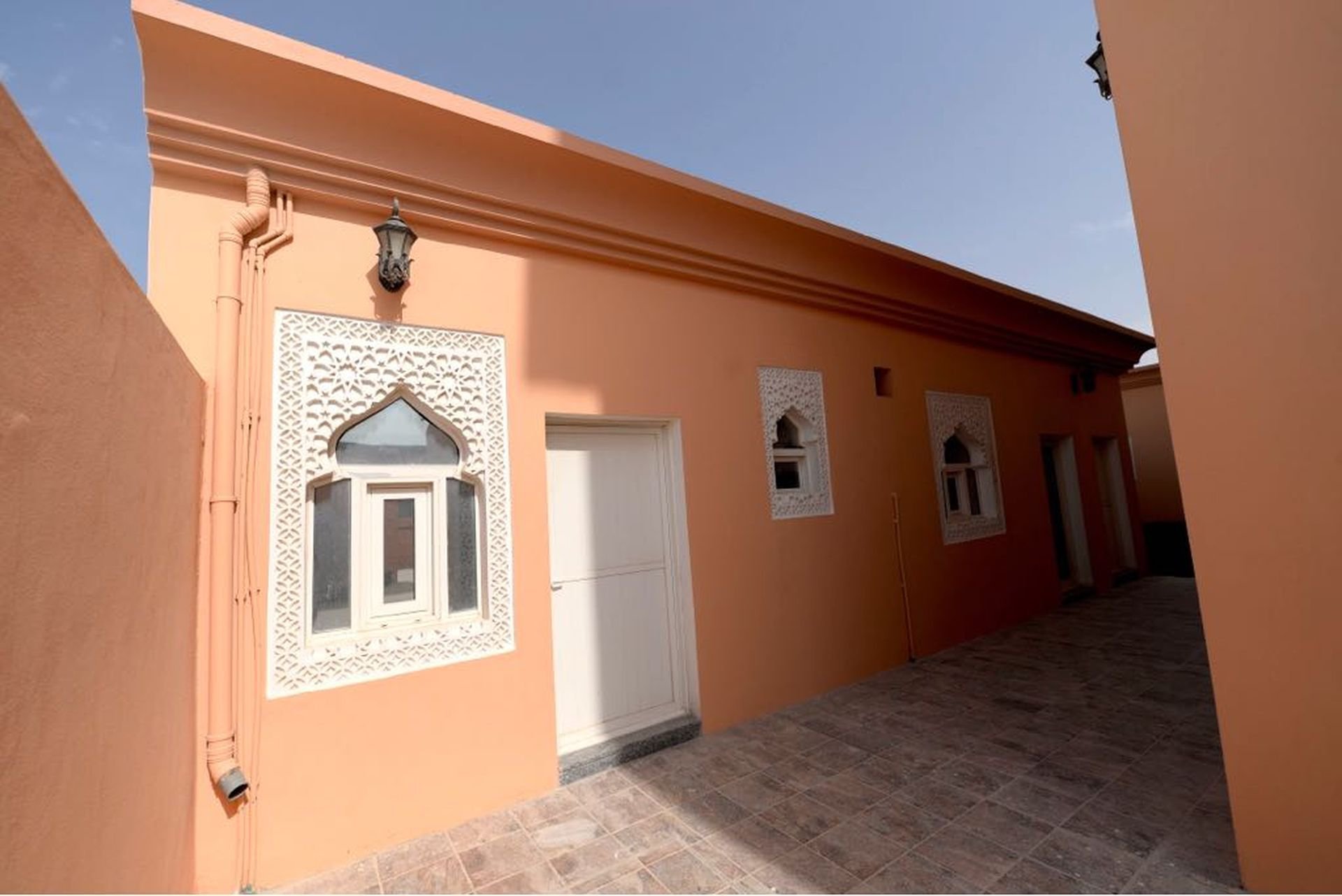 Ad Sale Villa Doha, 8 Rooms refV0031DA