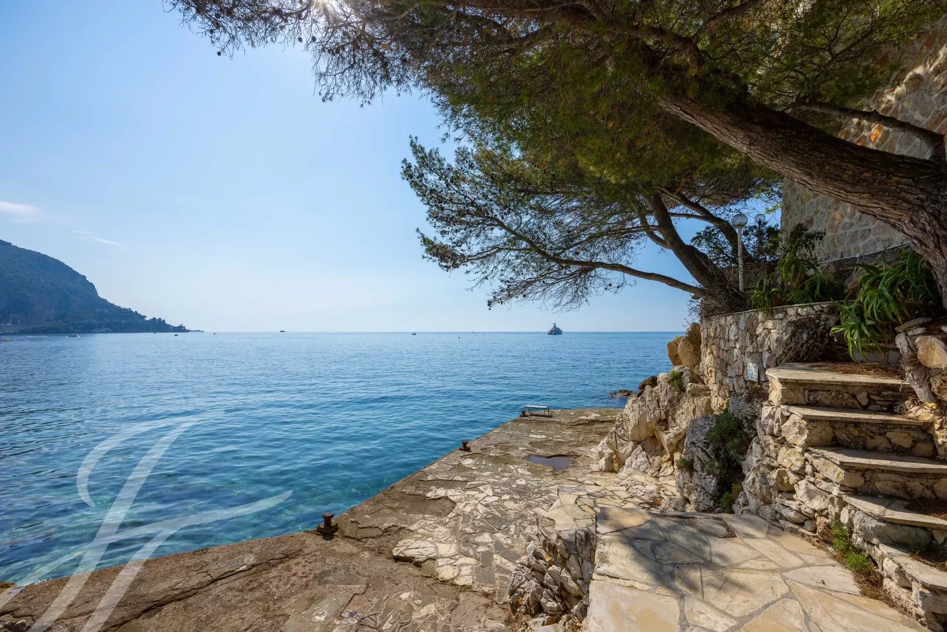 Ad Sale Villa Èze Bord de Mer (06360), 8.0 Rooms refV1696SJ