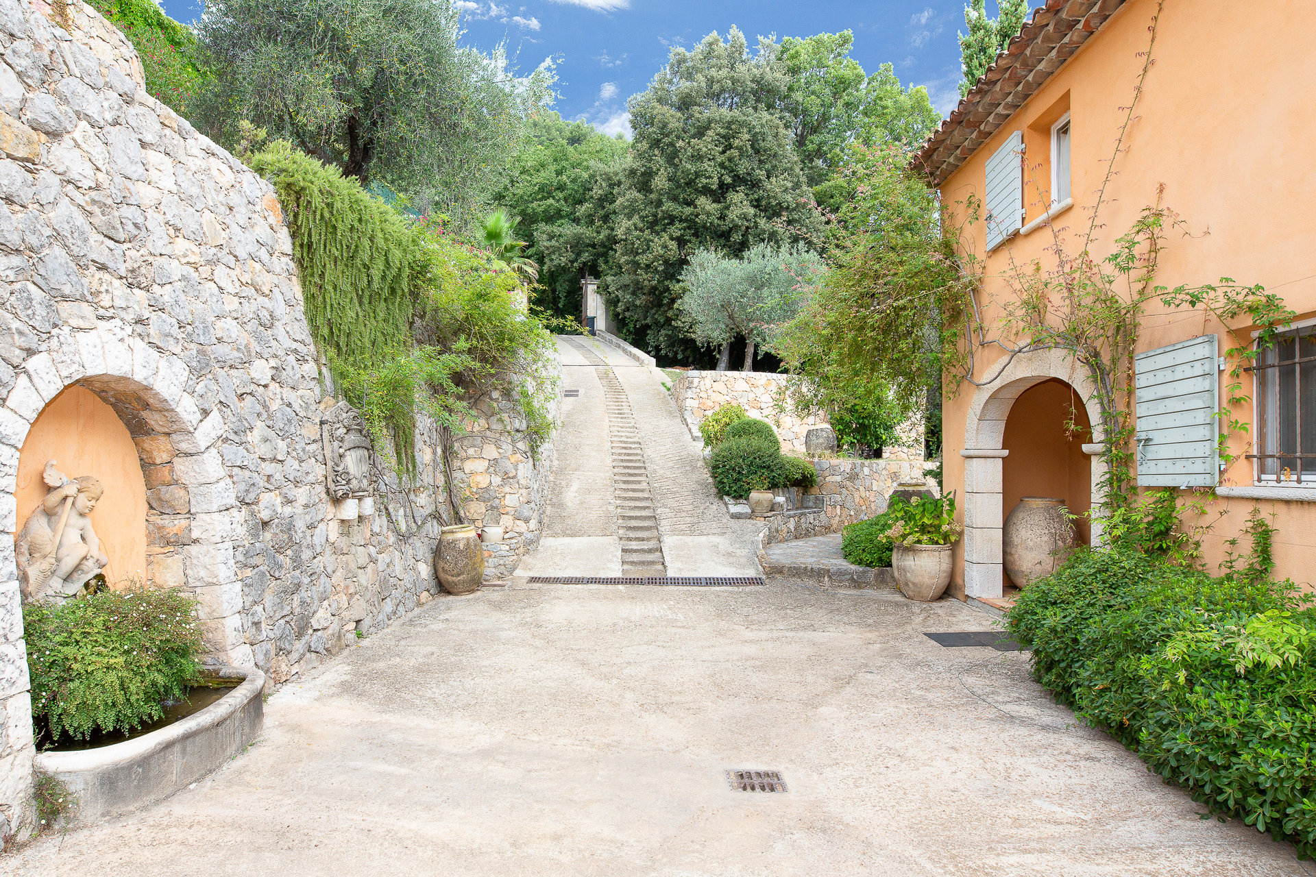 Ad Sale Villa Grasse (06130), 8 Rooms refV2524VA