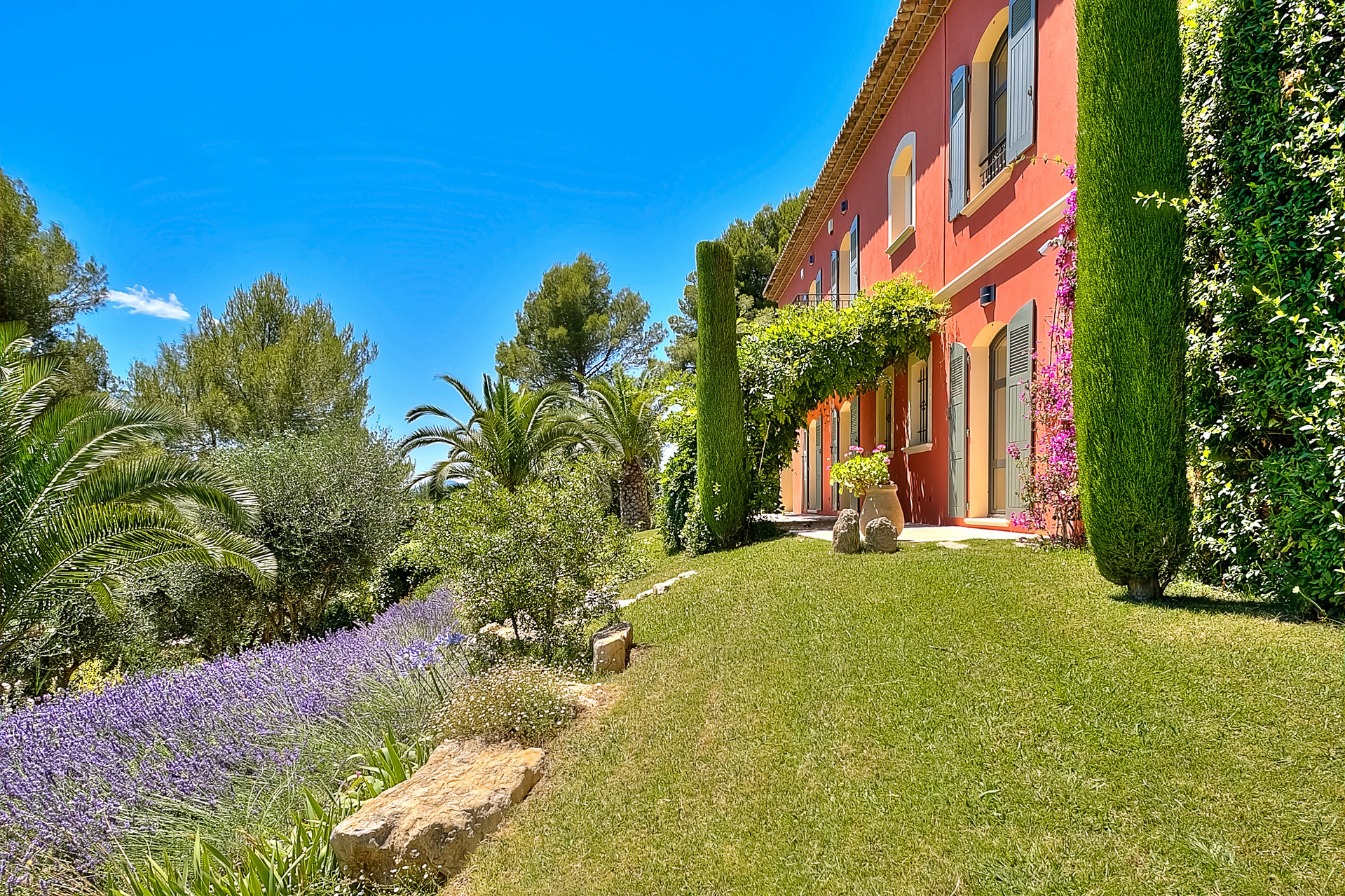 Ad Sale Villa Mougins (06250), 9 Rooms refV2570MO