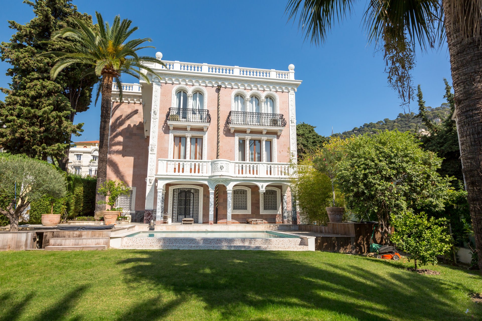 Ad Sale Villa Nice (06300), 9 Rooms refV1142SJ