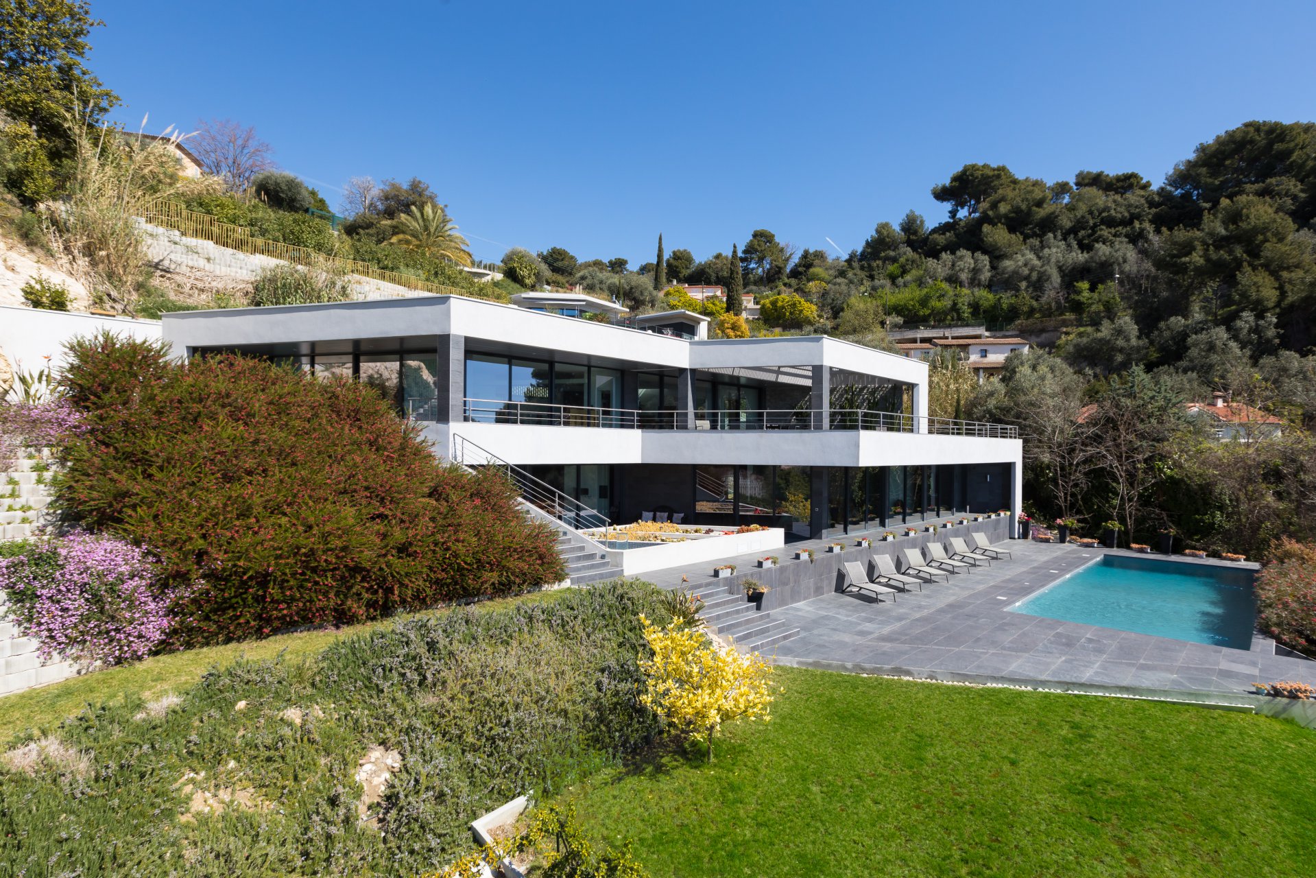 Ad Sale Villa Nice (06100), 14 Rooms refV1305SJ