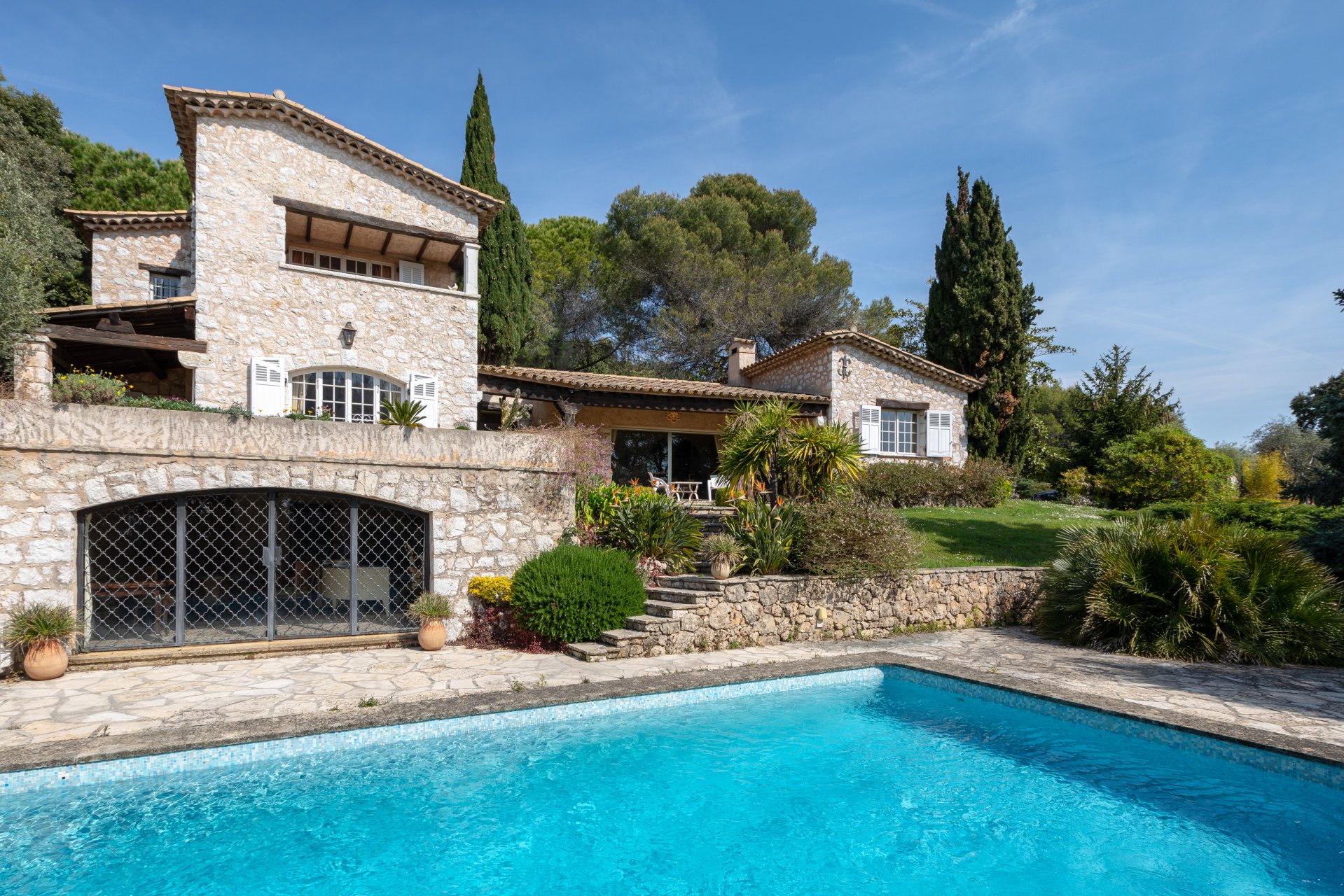 Ad Sale Villa SaintPauldeVence (06570), 7 Rooms refV2170CO