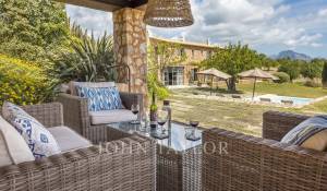 Sale Villa Santa María del Camí