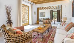 Sale Villa Santa María del Camí
