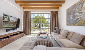 Sale Villa Santa María del Camí