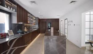 Sale Villa The Lakes