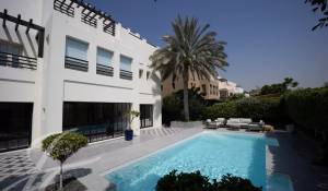 Sale Villa The Lakes