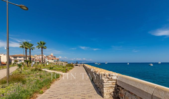 Sale Village house Antibes