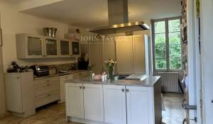 Sale Village house La Tour-d'Aigues