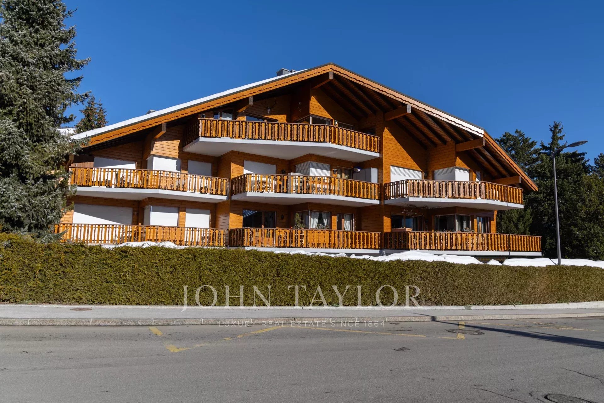 Ad Seasonal rental Apartment CransMontana (3963), 4.5 Rooms, 8