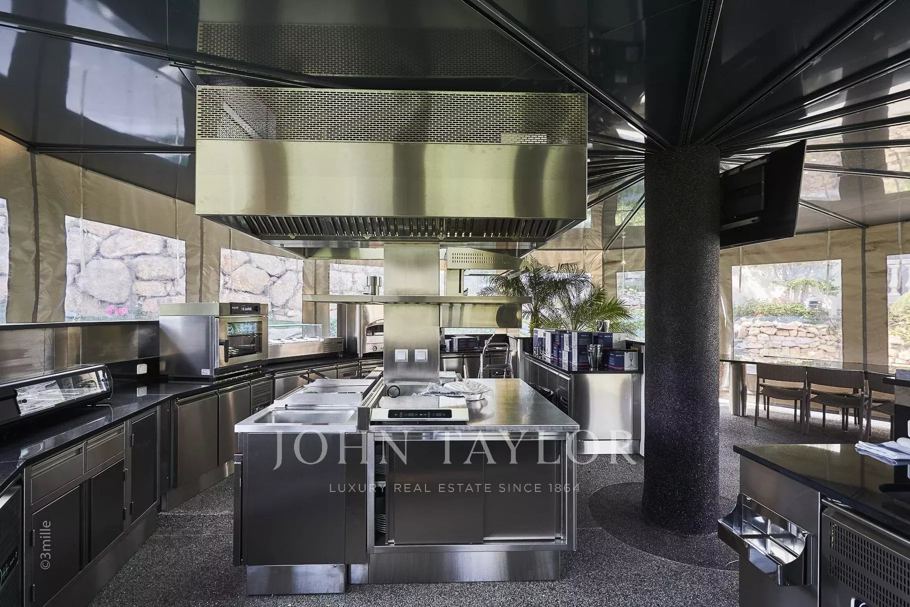 Ad Seasonal rental Property Cannes Super Cannes (06400), 12 Capacity