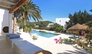 Seasonal rental Villa Cala Llenya