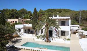 Seasonal rental Villa Cala Llenya