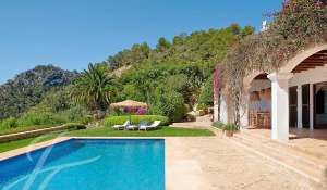 Seasonal rental Villa Es Cubells