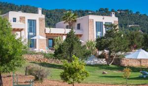 Seasonal rental Villa Es Cubells