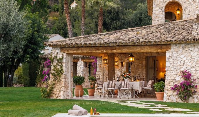 Seasonal rental Villa Roquefort-les-Pins