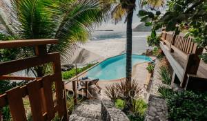 Seasonal rental Villa Toiny