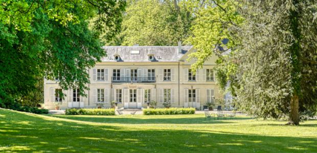 luxury real estate agency AROUND PARIS